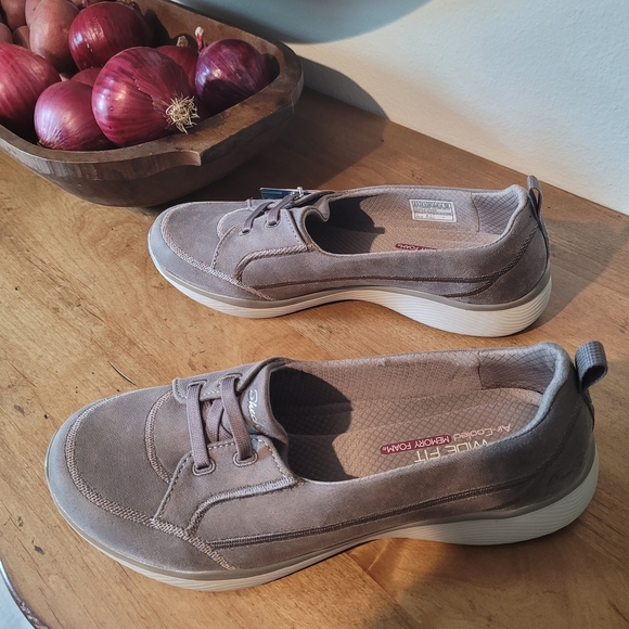 Skechers Gray Women's Shoes - Picture 2 of 6